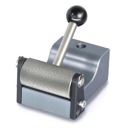 So sánh kỹ thuật: Ngàm kẹp KERN AD 9207 và Thiết bị hiệu chuẩn KERN DAB-A01